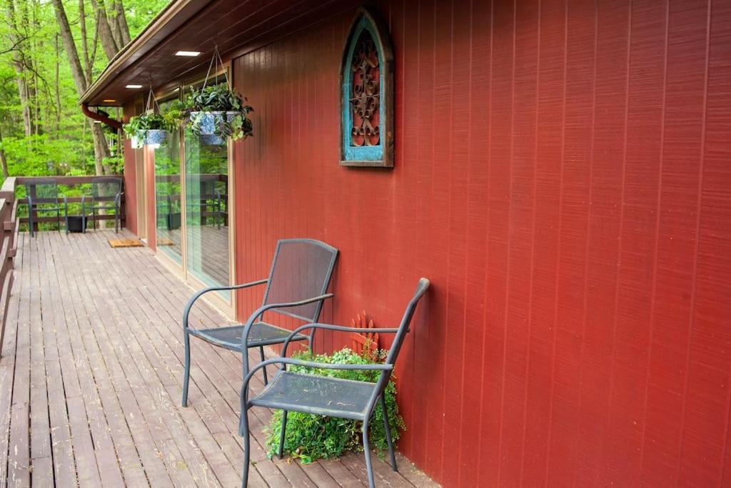 Lakeside Retreat: Pet-Friendly Cabin with Hot Tub & Outdoor Activities Mount Gretna Exterior photo